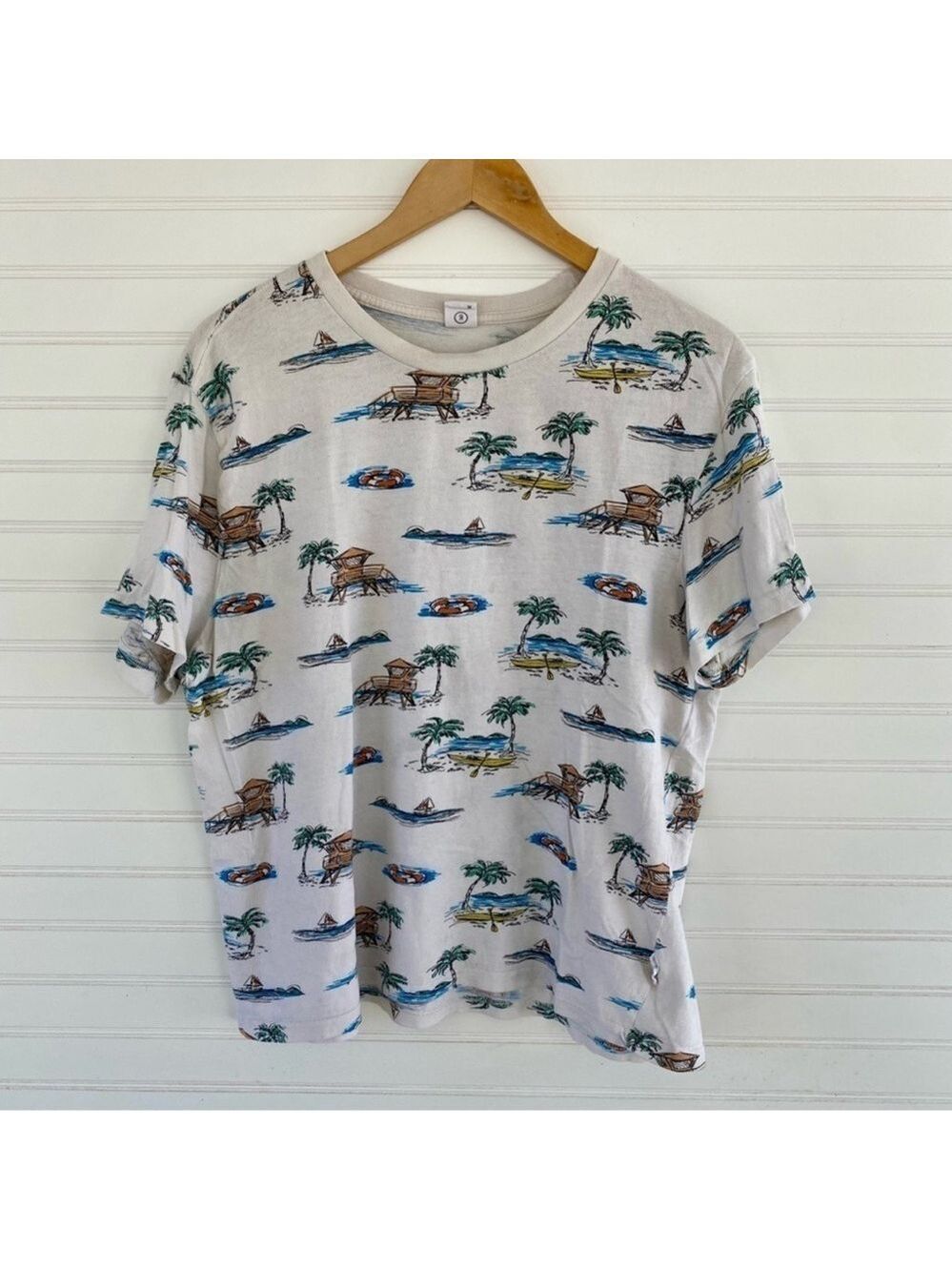 Reverse Threads T-Shirt Size M Tropical Beach Palm Tree Lifeguard Print Cream